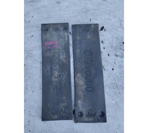 Комплект накладок кабины (2 шт.)