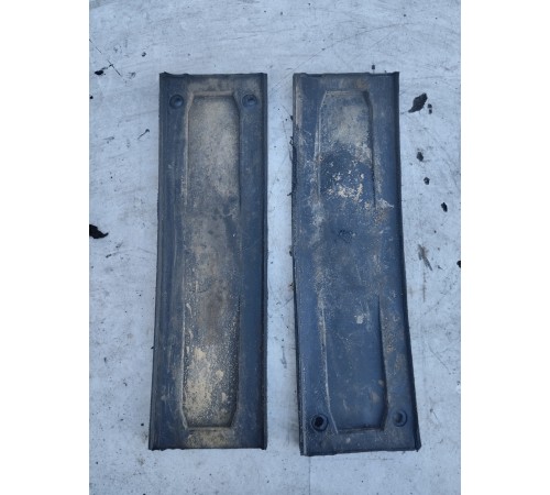 Комплект накладок кабины (2 шт.)