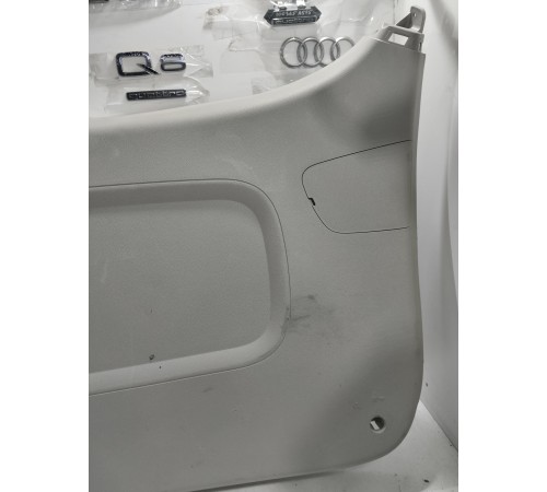 Обшивка крышки багажника