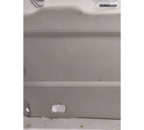 Обшивка крышки багажника