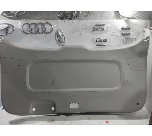 Обшивка крышки багажника