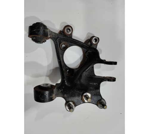 Поворотный кулак(задний левый)