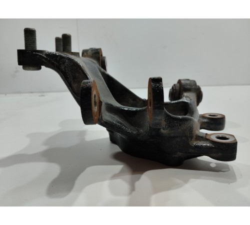 Поворотный кулак(задний левый)