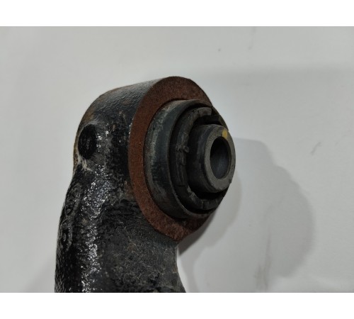 Поворотный кулак(задний левый)