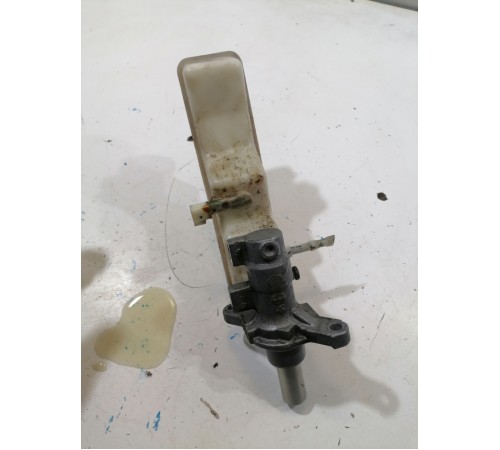 Главный тормозной цилиндр