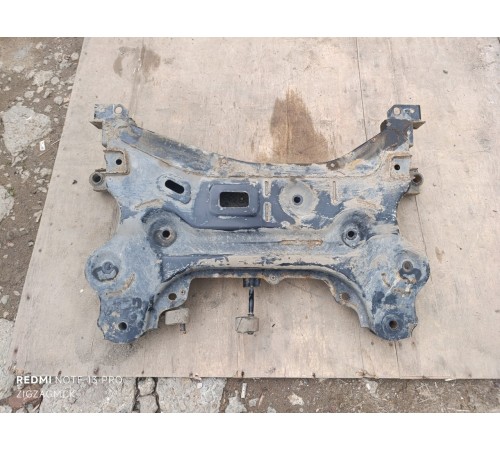 Подрамник передний