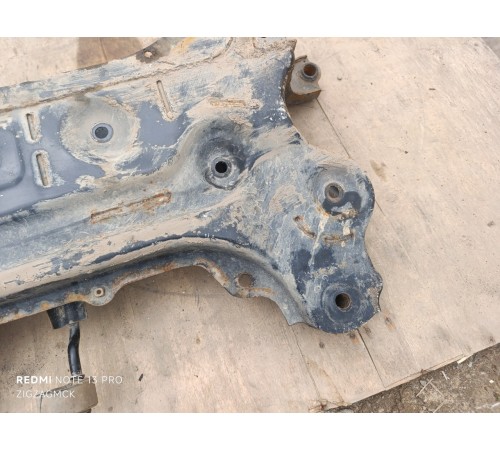 Подрамник передний