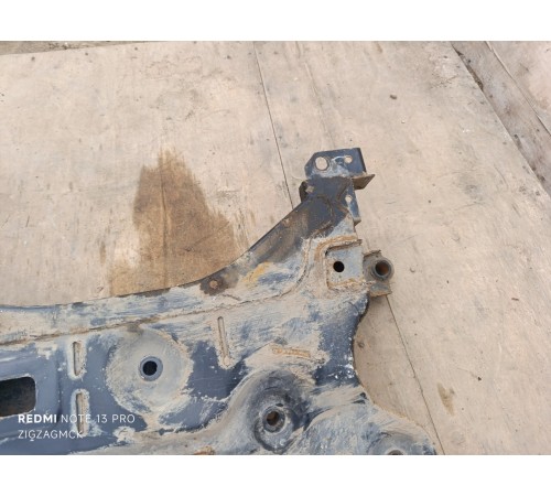 Подрамник передний