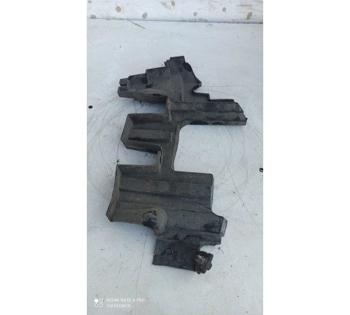 Дефлектор радиатора передний правый