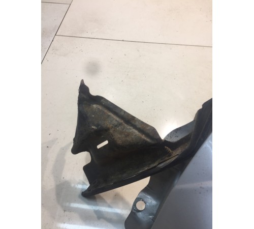 Крыло переднее правое