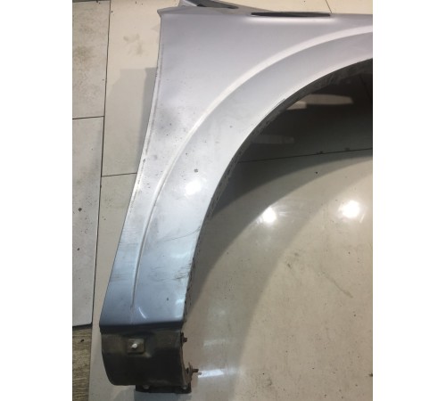 Крыло переднее правое