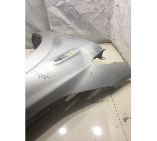 Крыло переднее правое