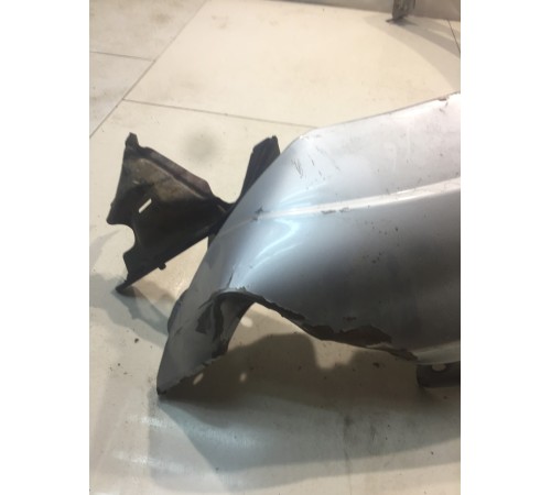 Крыло переднее правое