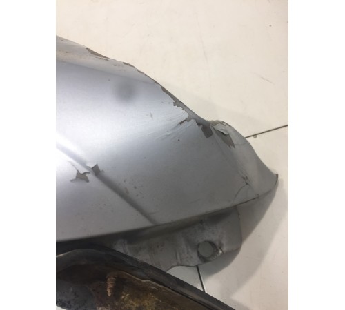 Крыло переднее правое