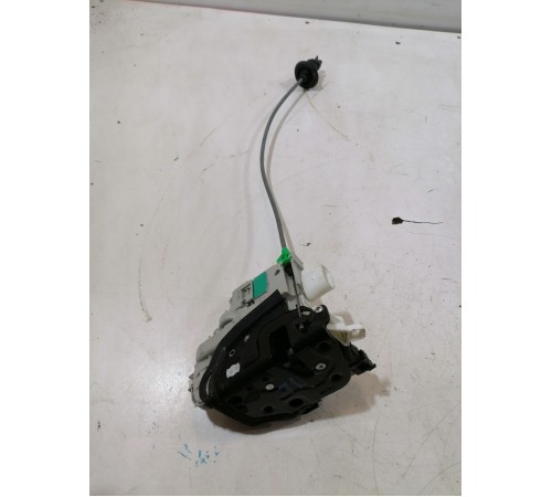 Замок двери передний левый