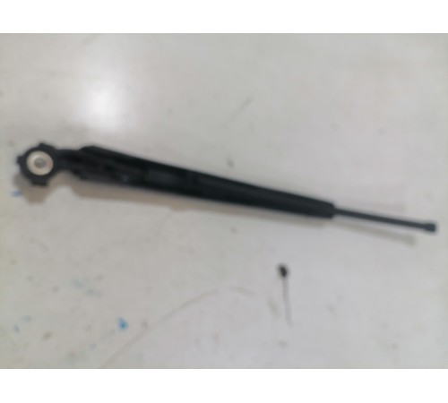 Поводок стеклоочистителя задний