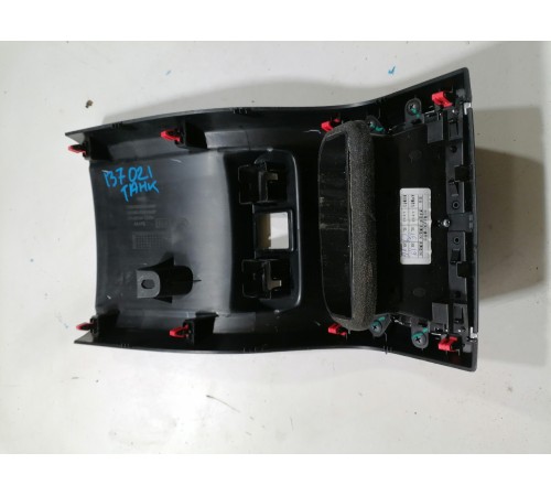 Накладка центальной консоли задняя