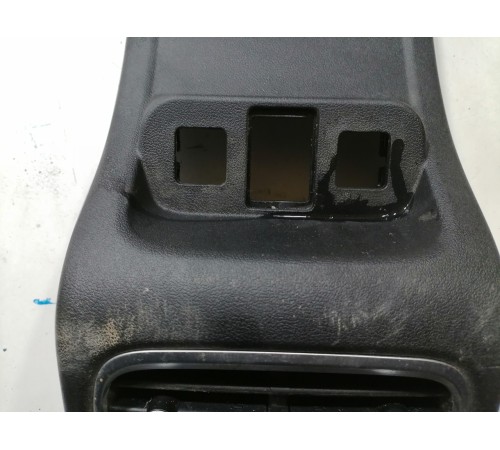 Накладка центальной консоли задняя