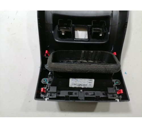 Накладка центальной консоли задняя