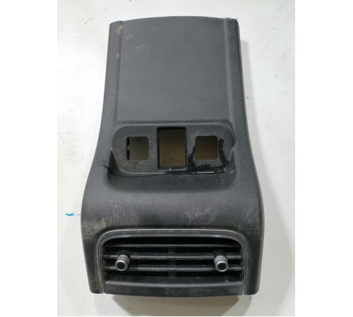 Накладка центальной консоли задняя