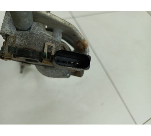 Трапеция стеклоочистителя в сборе с моторчиком