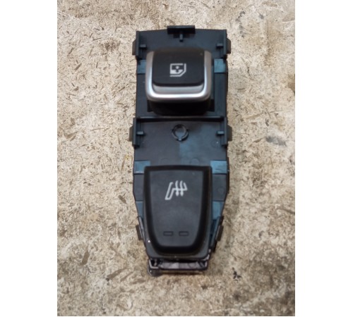 Кнопка стеклоподъемника задняя левая