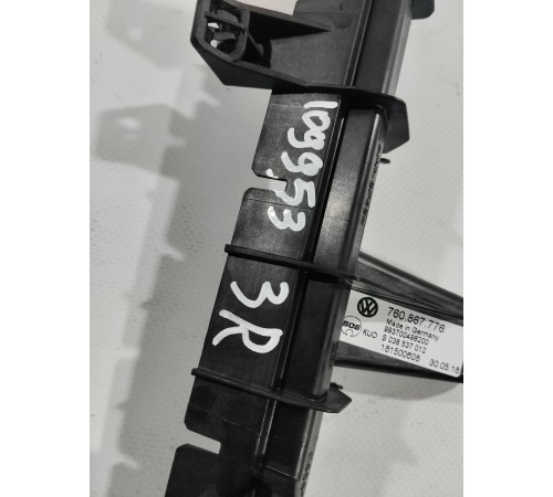 Направляющая стекла(задняя правая)