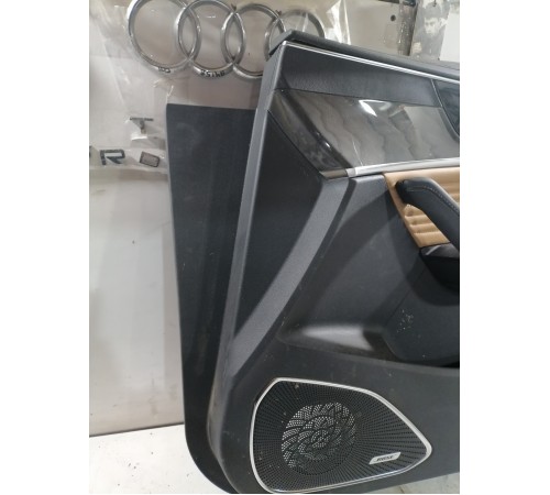 Обшивка двери передняя правая