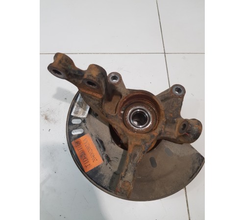 Кулак поворотный передний левый в сборе