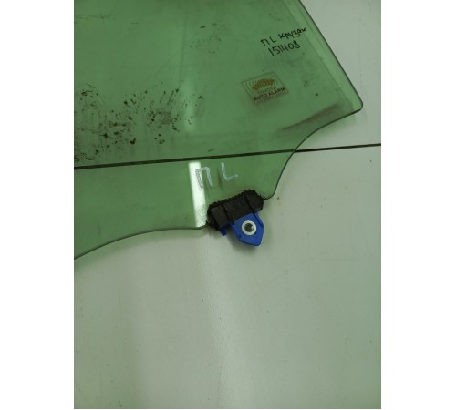 Стекло двери переднее левое