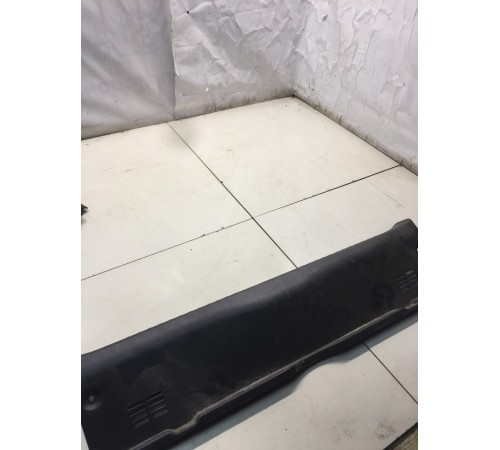 Накладка задней панели (внутренняя)