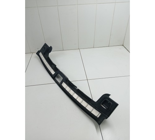 Обшивка панели багажника