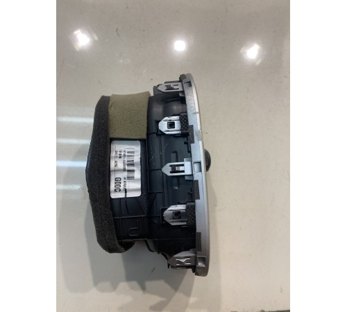 Воздушный дефлектор (правый)