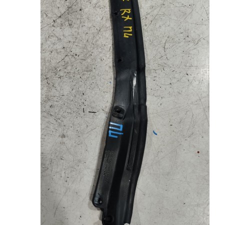 Уплотнитель двери передний левый