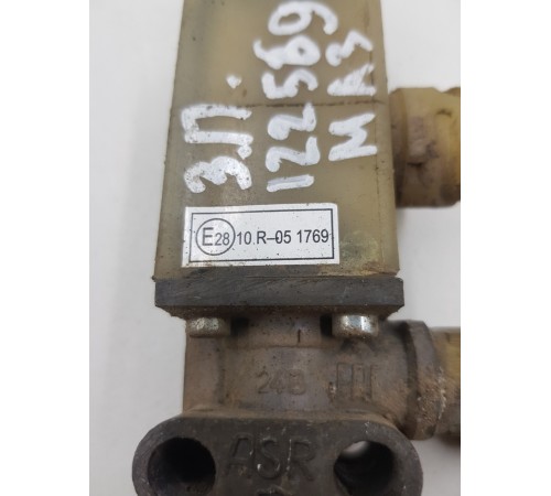 Клапан тормозной системы задний правый