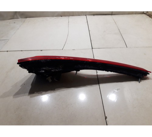 Фонарь крышки багажника правый