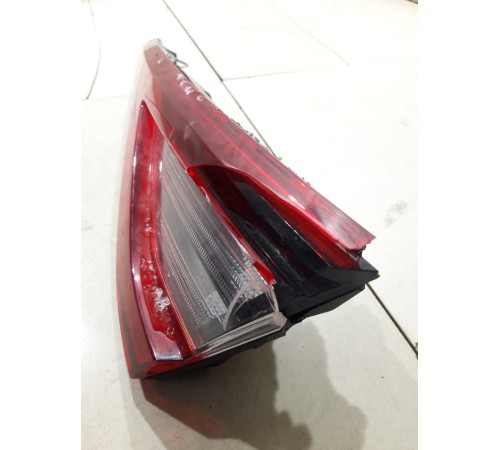 Фонарь крышки багажника правый