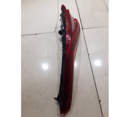 Фонарь крышки багажника правый