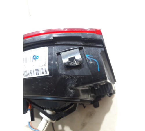 Фонарь крышки багажника правый