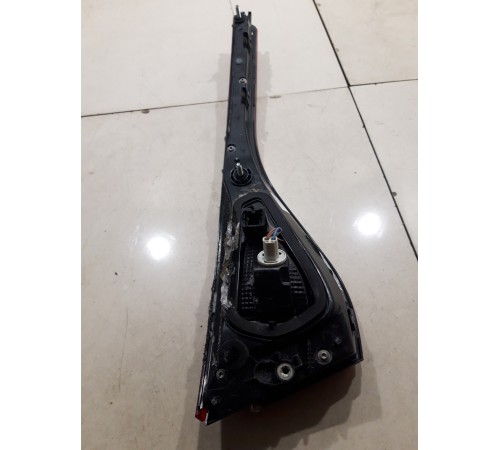 Фонарь крышки багажника правый