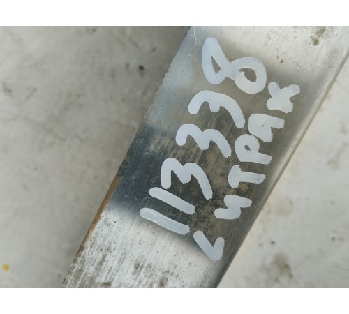 Подножка бампера центральная