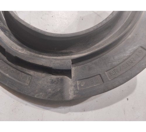 Прокладка (проставка) пружины передняя правая