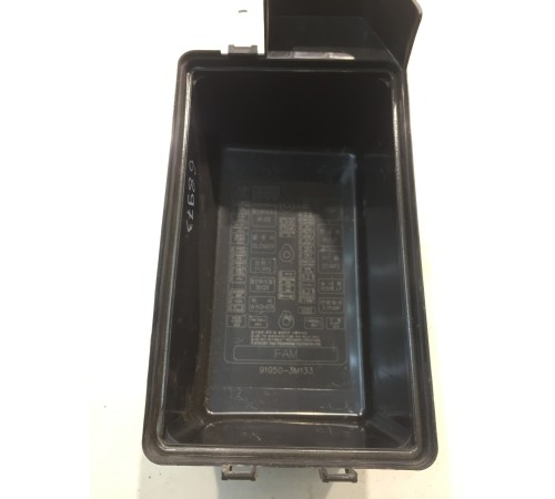 Крышка блока предохранителей