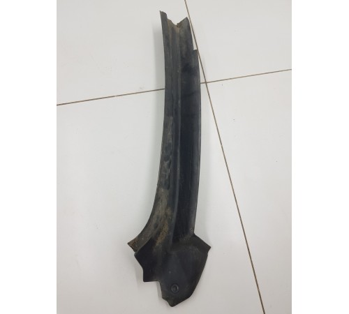 Накладка фонаря задняя левая водосток