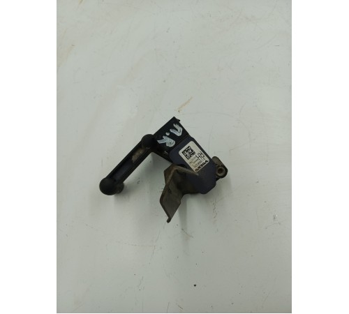 Датчик высоты дорожного просвета передний правый