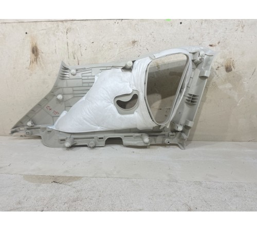 Обшивка багажника задняя правая верхняя