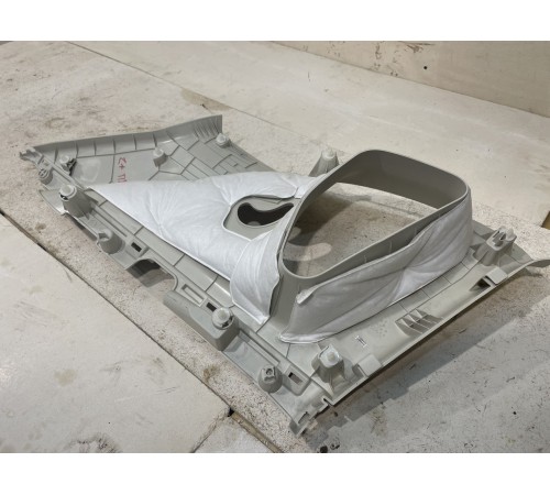 Обшивка багажника задняя правая верхняя