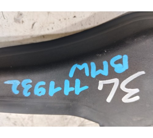 Накладка крышки багажника левая