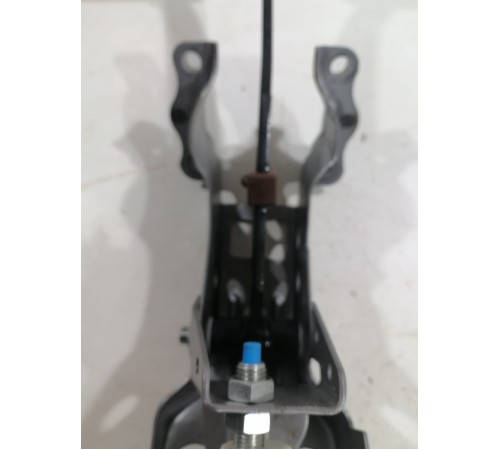 Педаль тормоза 