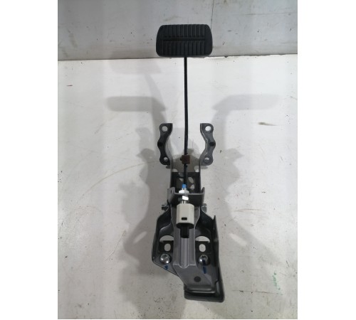 Педаль тормоза 